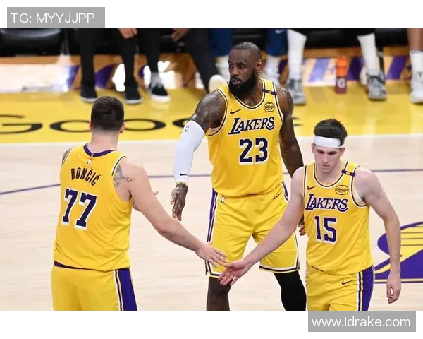 湖人掘金G5激战女记者现场直击精彩瞬间回顾 湖人掘金G5激战女记者现场直击精彩瞬间回顾